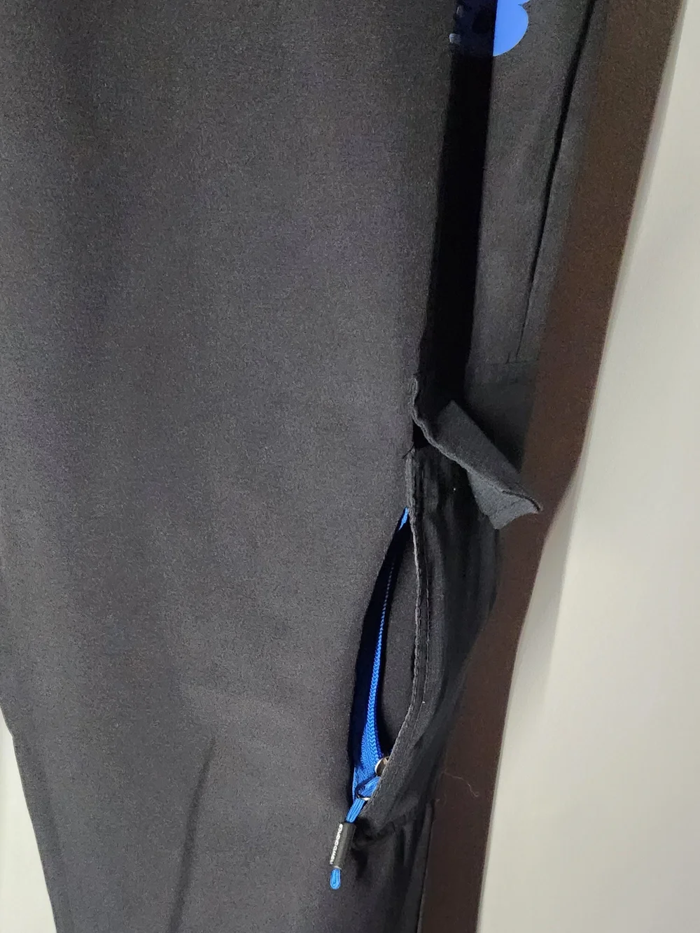New Balance Black Track Windbreaker Pants with Blue Accents Mens Large